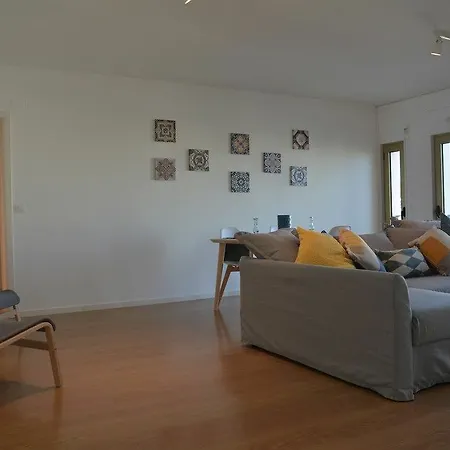 Modern & Bright By Homing Hotel